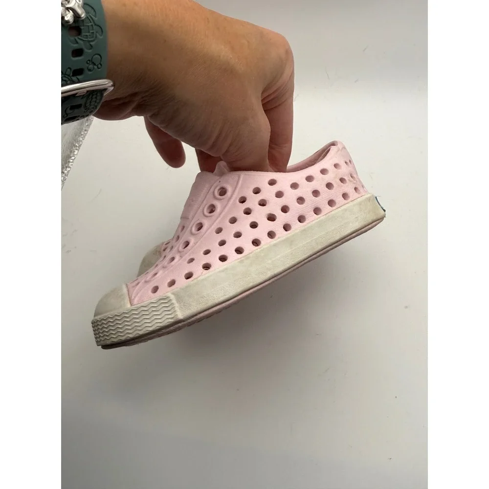 Native Jefferson Kids Size C4 Pink Slip On Perforated Water Shoes Sneakers